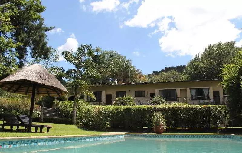 Hotelli Laughing Waters Guest House