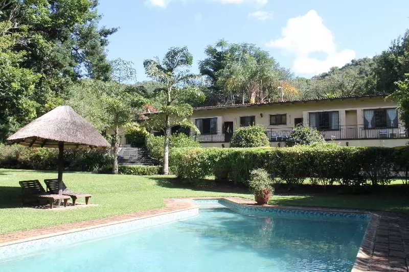 Hotelli Laughing Waters Guest House