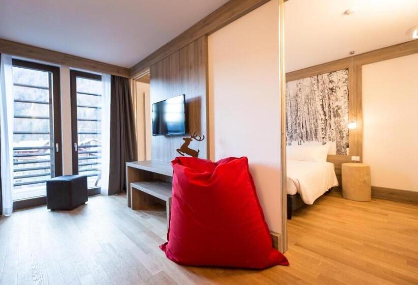 Отель Mirtillo Rosso Family