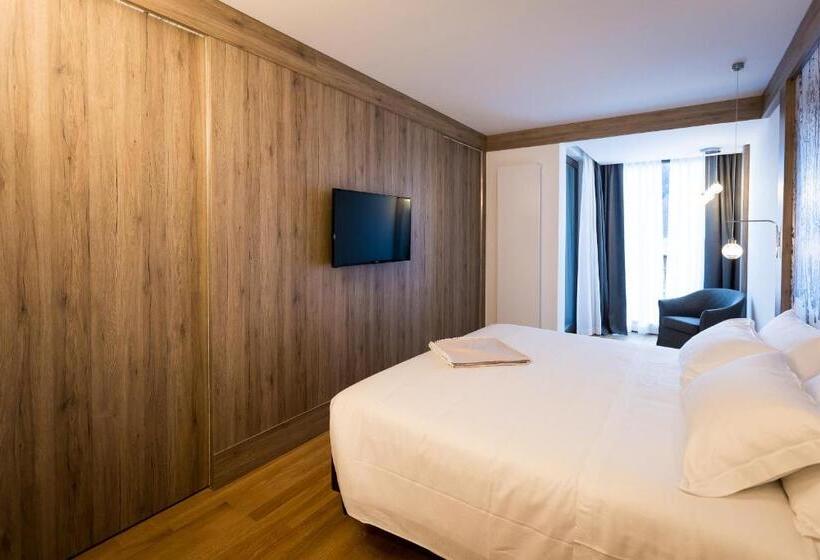 Отель Mirtillo Rosso Family