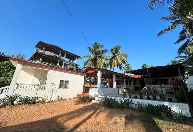 هتل Ocean View Goan Beach House