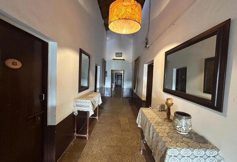 هتل Ocean View Goan Beach House