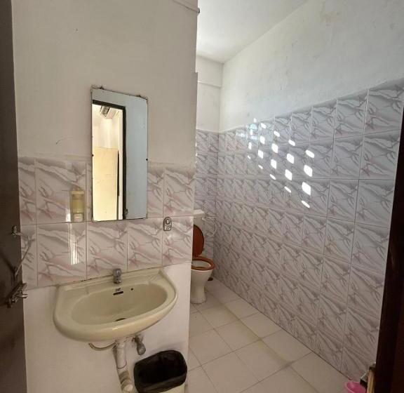 هتل Ocean View Goan Beach House