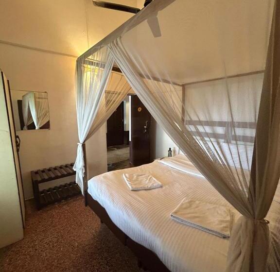 هتل Ocean View Goan Beach House