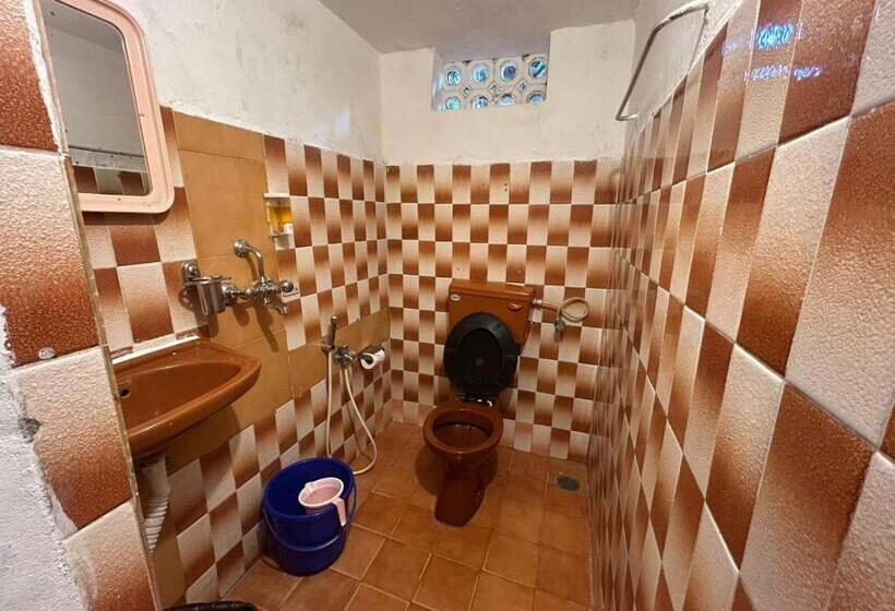 هتل Ocean View Goan Beach House