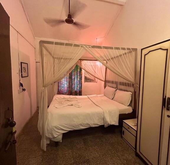 هتل Ocean View Goan Beach House
