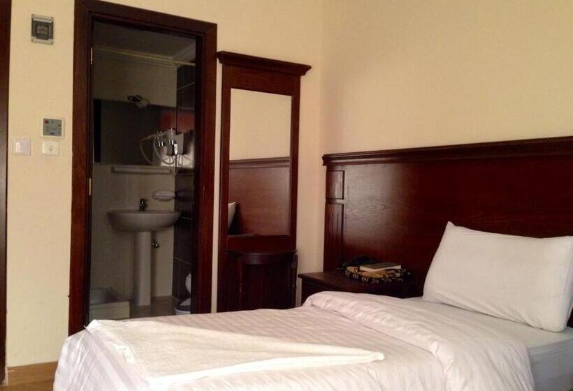 בית מלון כפרי Qasr Alazzizia