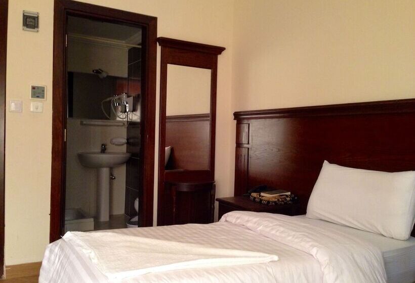 בית מלון כפרי Qasr Alazzizia