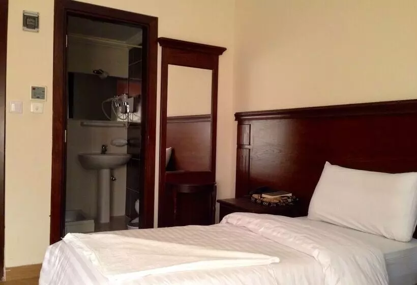 בית מלון כפרי Qasr Alazzizia