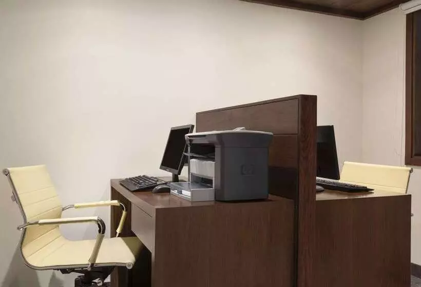 Saura Hotel, Agra A Club Mahindra Associate