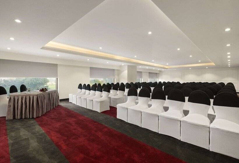 Saura Hotel, Agra   A Club Mahindra Associate