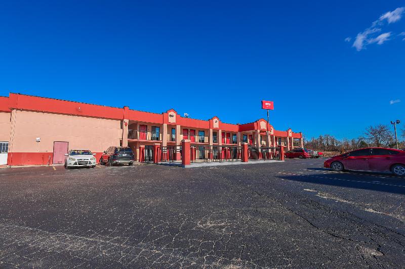 OYO Hotel Brownsville TN I-40