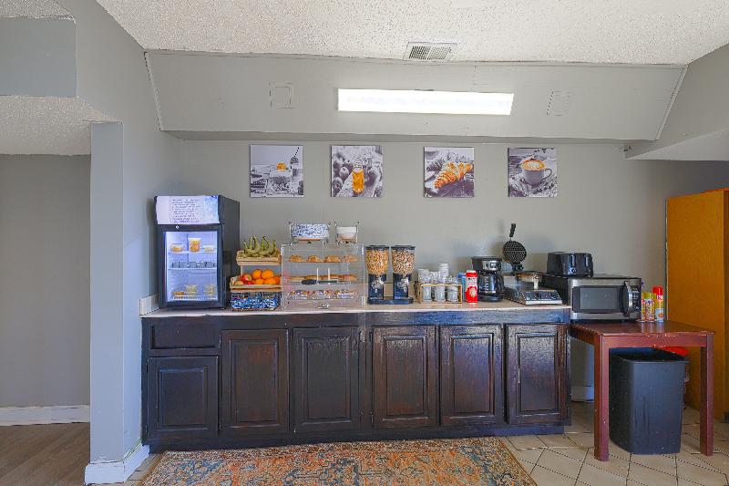 OYO Hotel Brownsville TN I-40