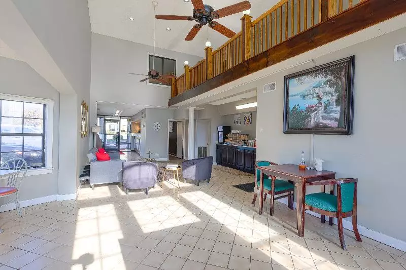 OYO Hotel Brownsville TN I-40