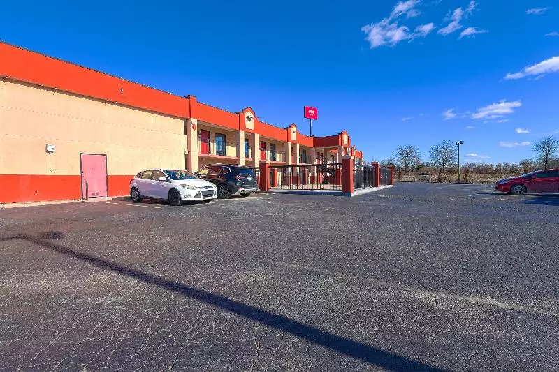 OYO Hotel Brownsville TN I-40