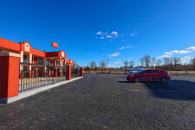 OYO Hotel Brownsville TN I-40