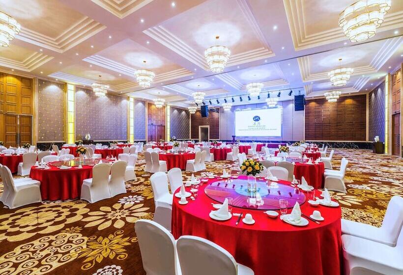 منتجع Grand Mercure Qingdao Airlines