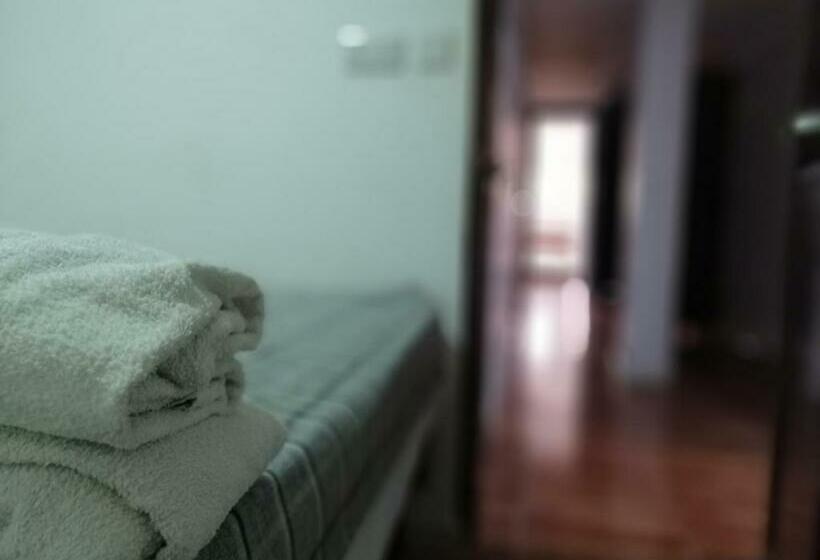 هتل کپسول Petra Graffiti Art