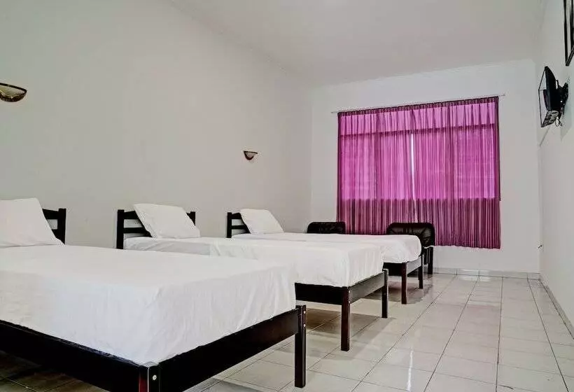 Hotelli Spot On 92324  Sinar Rejeki