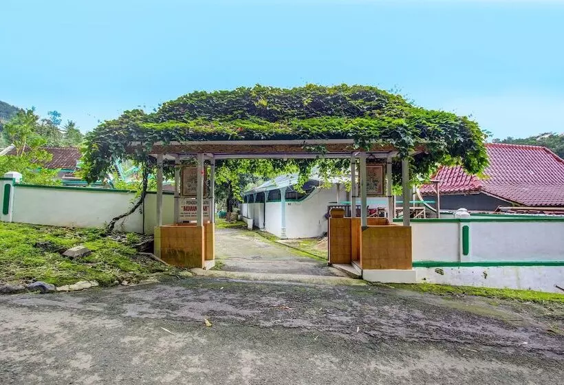 ホテル Spot On 92333 Bayanan Indah Guest House