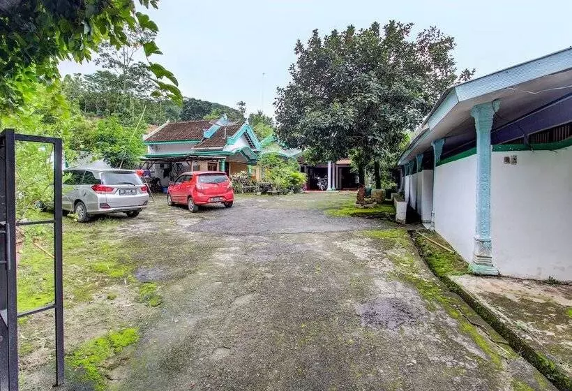 ホテル Spot On 92333 Bayanan Indah Guest House