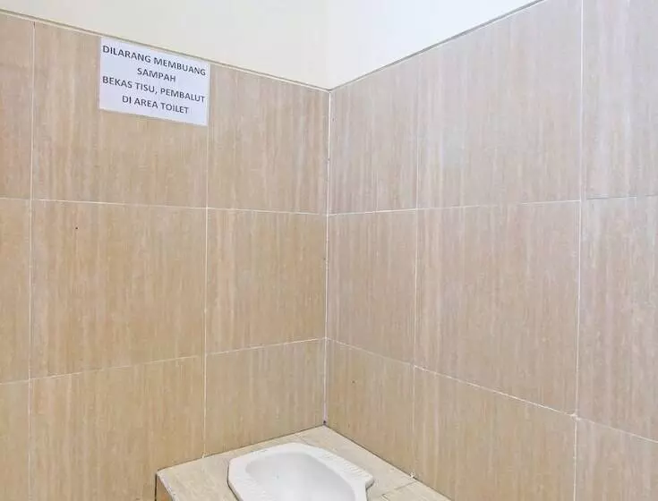 ホテル Spot On 92333 Bayanan Indah Guest House