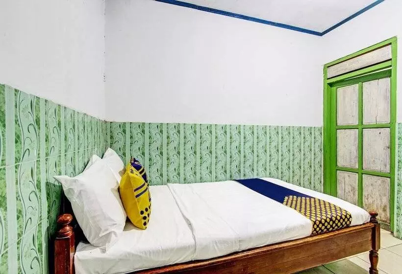 ホテル Spot On 92333 Bayanan Indah Guest House