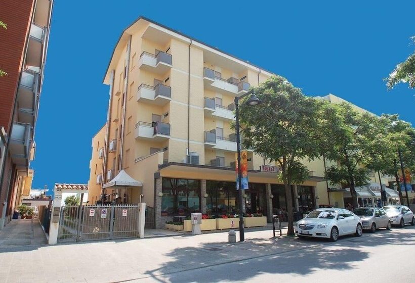 בית מלון כפרי Frontemare Beach