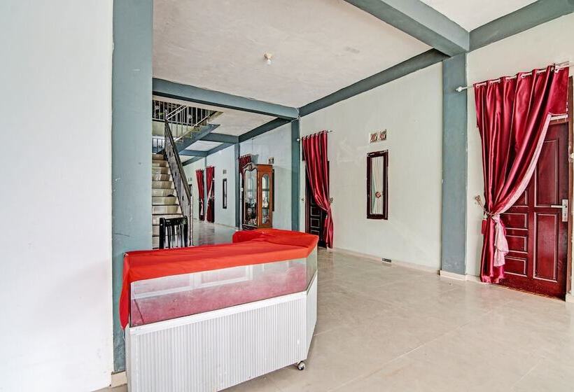 בית מלון כפרי Oyo 92302 Salsa Homestay Syariah