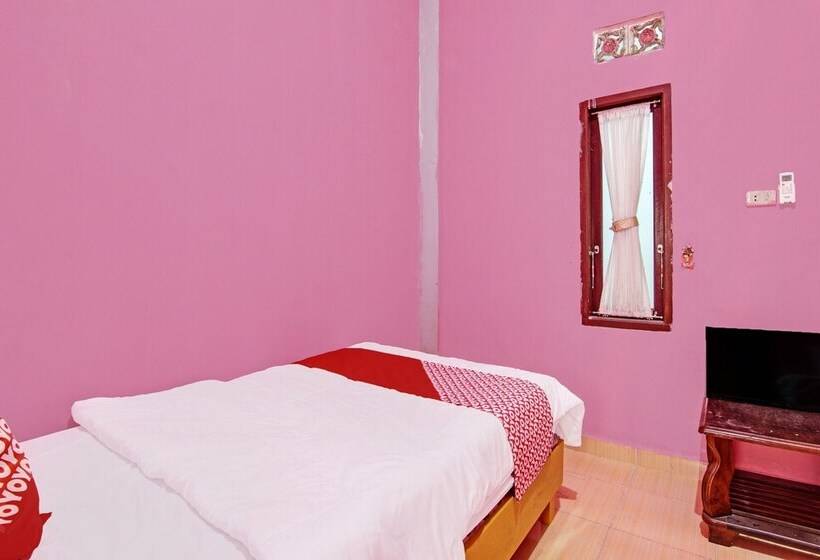 בית מלון כפרי Oyo 92302 Salsa Homestay Syariah