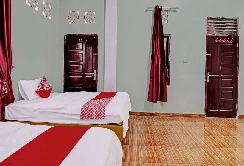 בית מלון כפרי Oyo 92302 Salsa Homestay Syariah