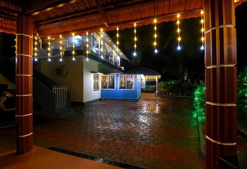 ペンション His Grace Holiday Homes   Nr To Malpe Beach