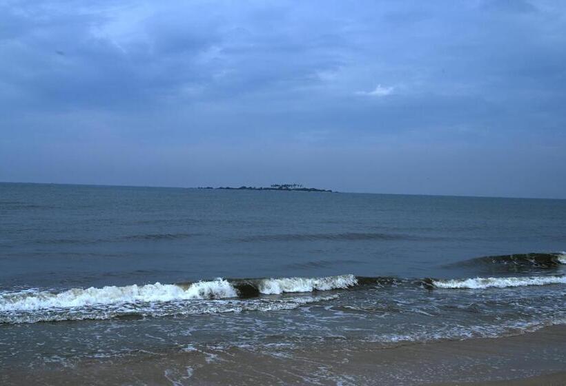 פנסיון His Grace Holiday Homes Nr To Malpe Beach