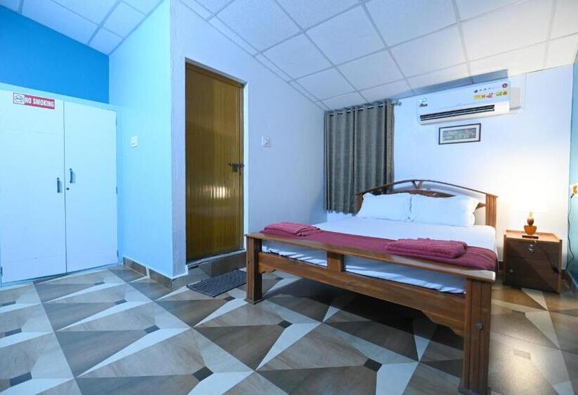 פנסיון His Grace Holiday Homes Nr To Malpe Beach