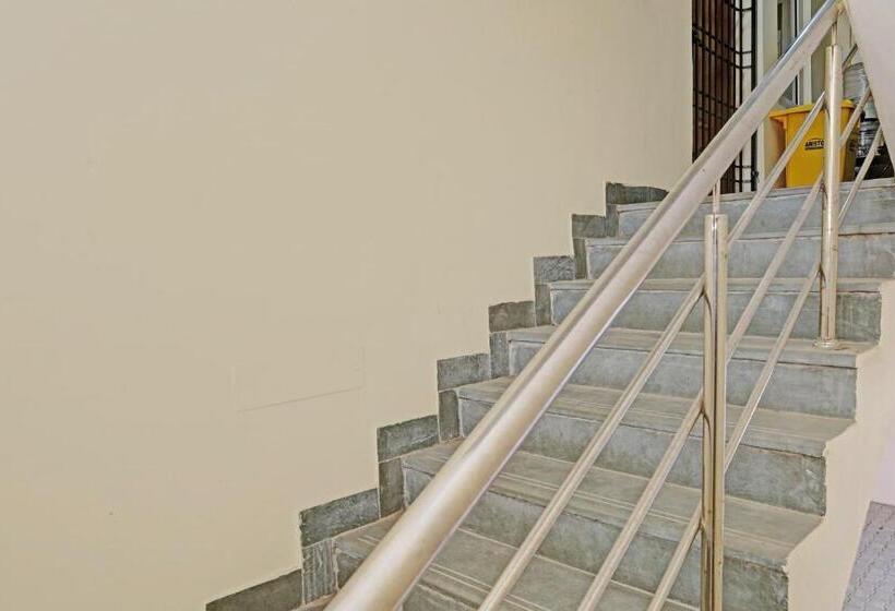 בית מלון כפרי Collection O Orchid Residency Medavakkam