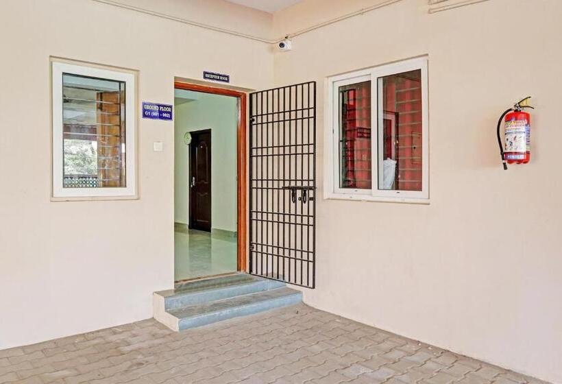 בית מלון כפרי Collection O Orchid Residency Medavakkam