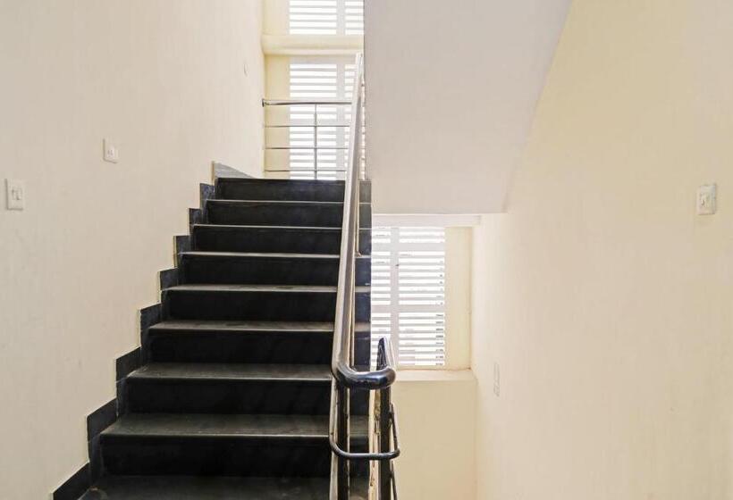 בית מלון כפרי Collection O Orchid Residency Medavakkam