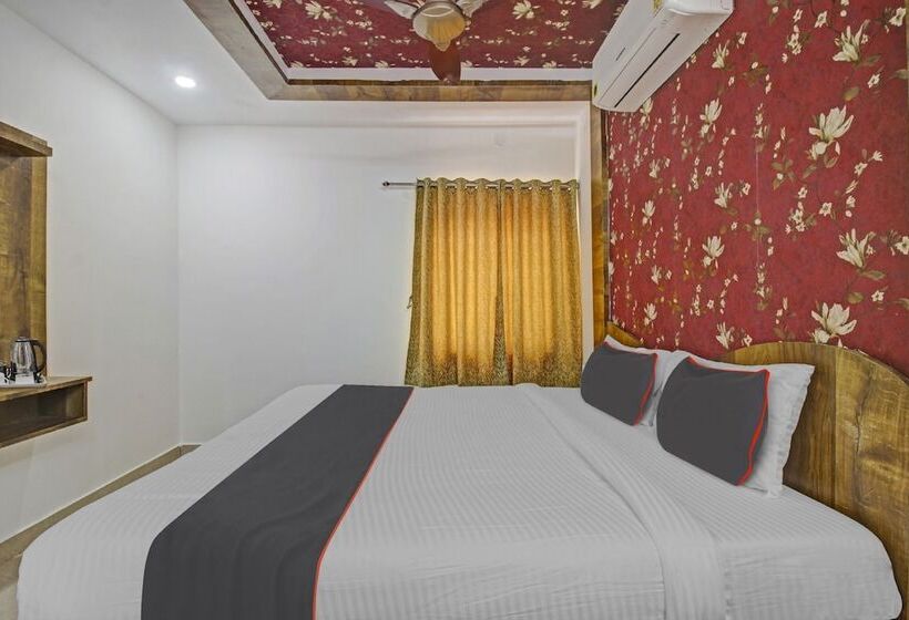 هتل Collection O Vinayaka Luxury Stays