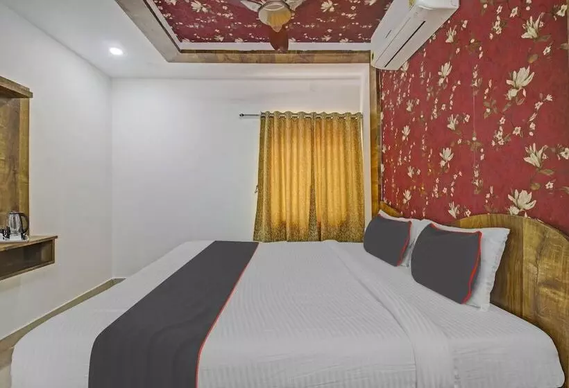 ホテル Collection O Vinayaka Luxury Stays