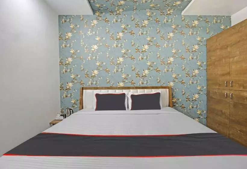 ホテル Collection O Vinayaka Luxury Stays