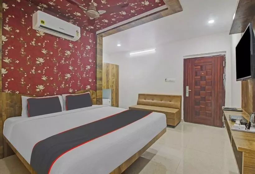 ホテル Collection O Vinayaka Luxury Stays