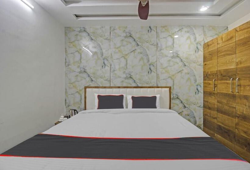 هتل Collection O Vinayaka Luxury Stays