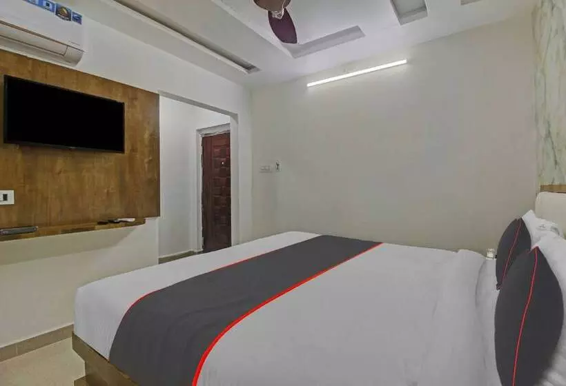 ホテル Collection O Vinayaka Luxury Stays