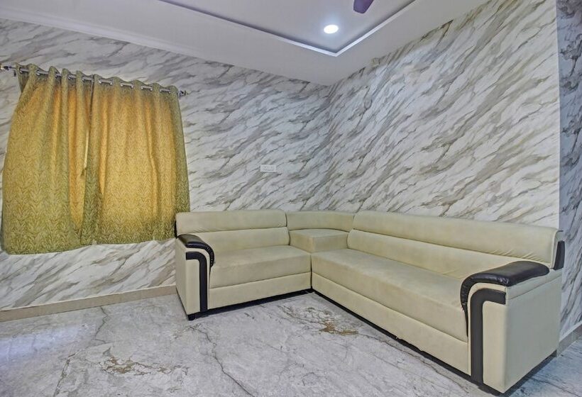 هتل Collection O Vinayaka Luxury Stays