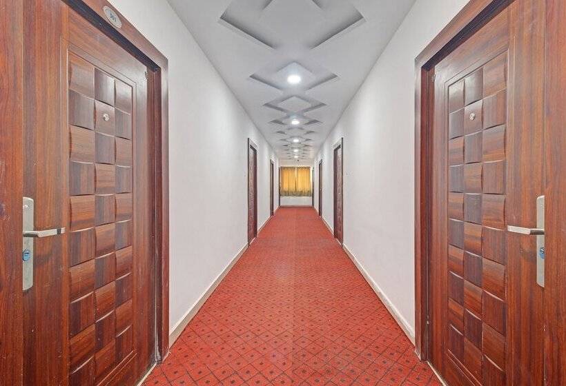 هتل Collection O Vinayaka Luxury Stays