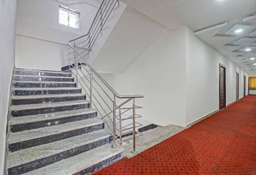 هتل Collection O Vinayaka Luxury Stays