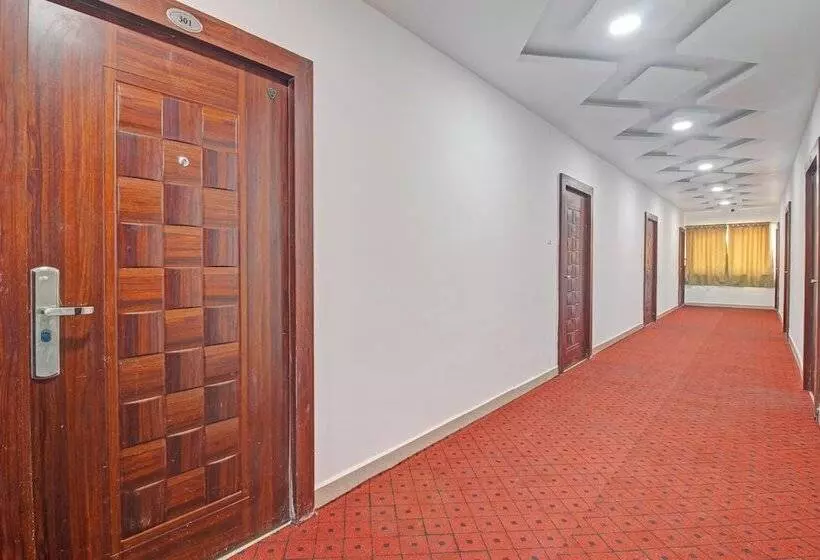 ホテル Collection O Vinayaka Luxury Stays