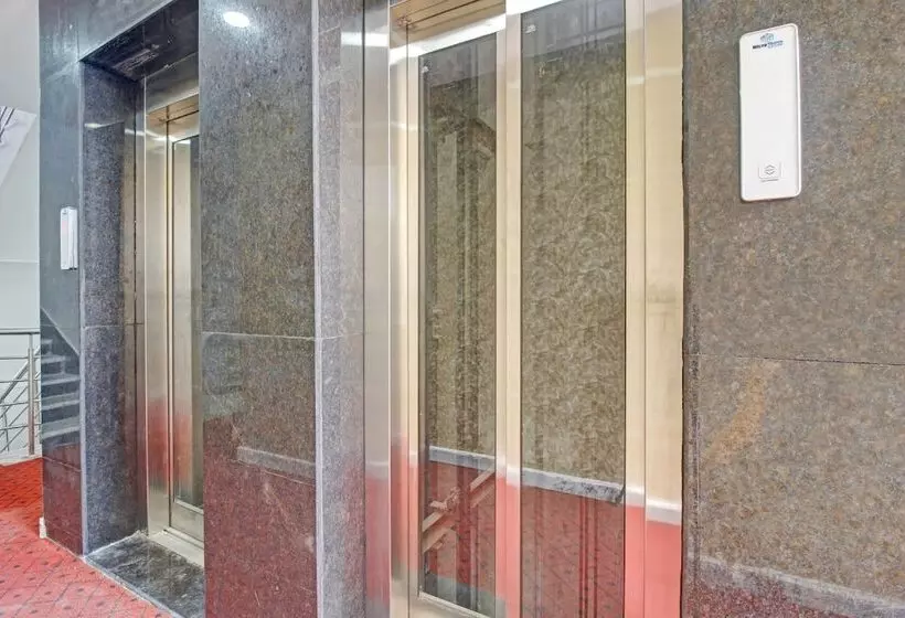 ホテル Collection O Vinayaka Luxury Stays