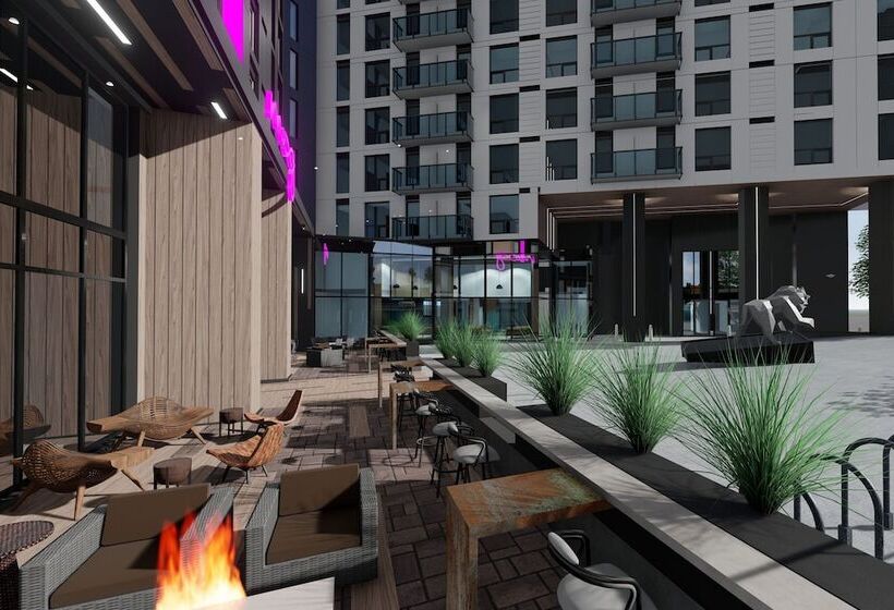 Hotel Moxy Halifax Downtown