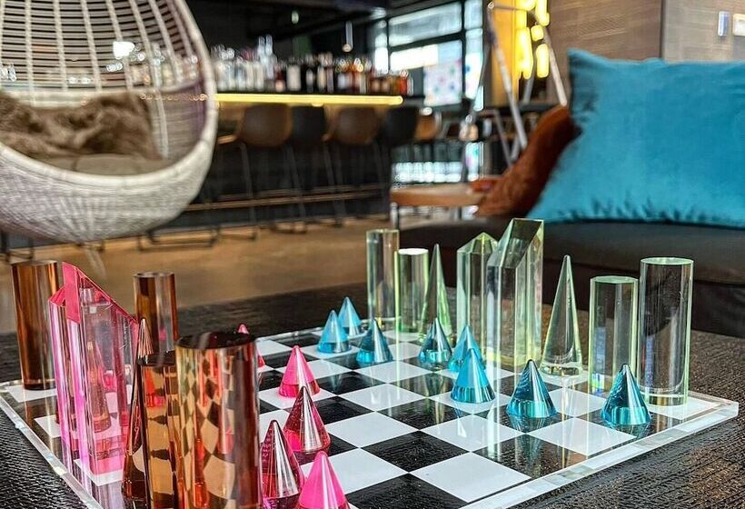 Hotel Moxy Halifax Downtown